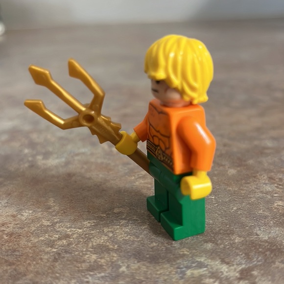 Aquaman Lego Minifigure - Picture 2 of 4